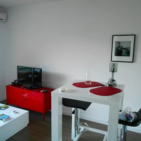 A A 500 M De La Avec Vue Sur La Terrasse Et Wifi Διαμέρισμα *